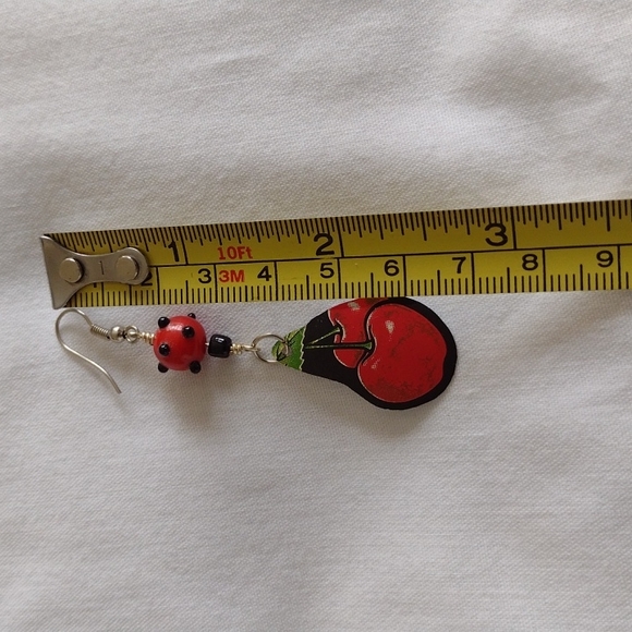 Handmade 'cherry' earrings - Picture 3 of 3